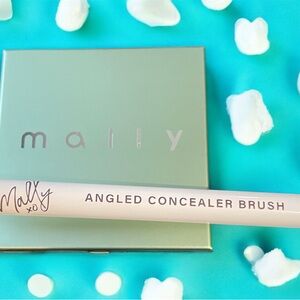 Mally Beauty Effortless Airbrush Eyeshadow in Sugarplum